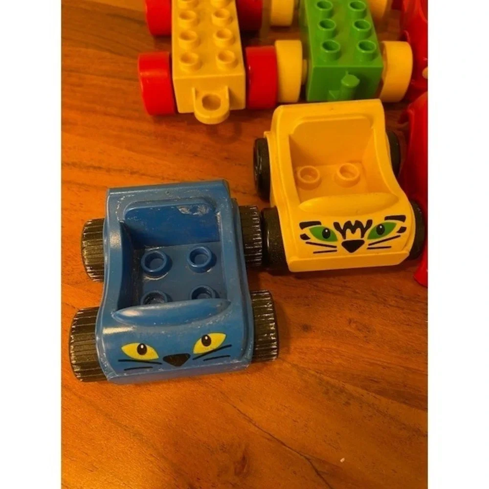 Lego Duplo Vehicle Car Truck Base Lot Red Yellow Blue Green Fire Cat 10 pc